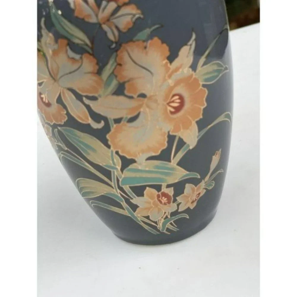 Vintage Shaddy‎ Japanese Vase  Hand Painted Porcelain